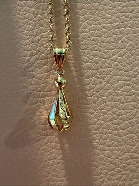 18K Real Saudi Gold Teardrop Pendant Only